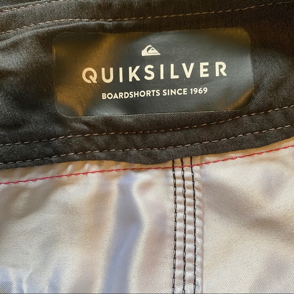 Quiksilver board shorts - Picture 9 of 9
